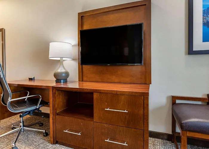 Comfort Airport Hotel 4*
