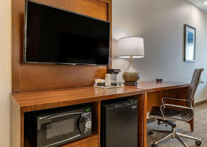 Comfort Airport Hotel Columbus