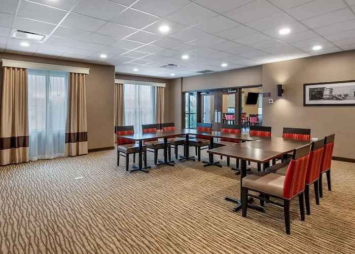 Comfort Airport Hotel 4*